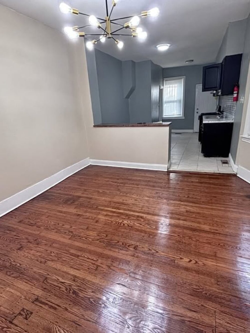 $1995 | 19143 [Lease\Rent] 4 Beds 1 Bath House